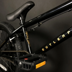 Outleap REVOLT 2021 19 black bike BMX