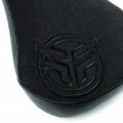 Седло BMX Federal Mid Stealth Pivotal Logo черное комби кожа/ткань с вышитым черным логотипом